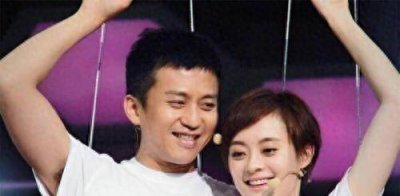 ​邓超儿子因长相登上国外热搜，网友：等你长大