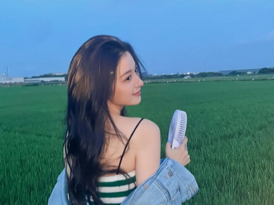 王楚然吊带紧身裙高清写真合集