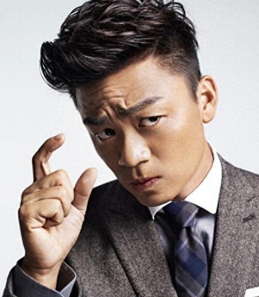 王宝强写真曝光，这个宝强有点帅