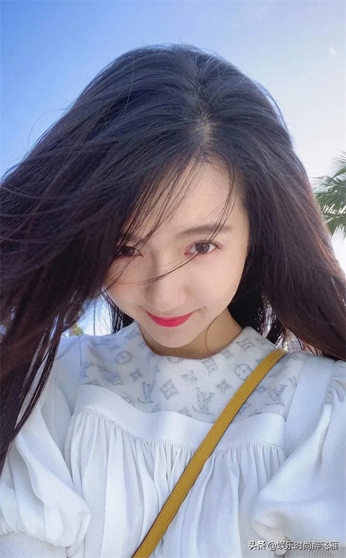 当红小花旦许龄月写真合集:呆萌可爱、美丽动人!