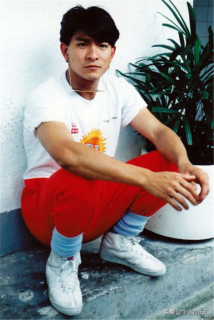 “小鲜肉”刘德华的这些珍贵老照片，80后90后有多少见过？