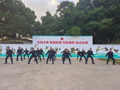 快看！“我”在新兵连的一天