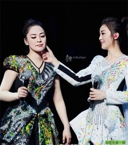 ​回味青春：twins《我很想爱他》点燃小杨哥演唱会