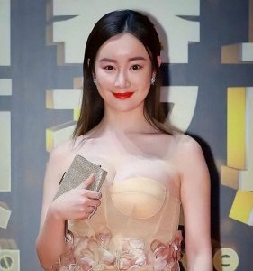 ​刘雨欣否认嘲讽张檬 称没将对方告上法庭是表现出仁慈