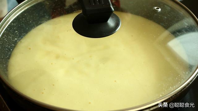 平底锅做蛋糕简单做法只用鸡蛋（用平底锅就能轻松做蛋糕） 6