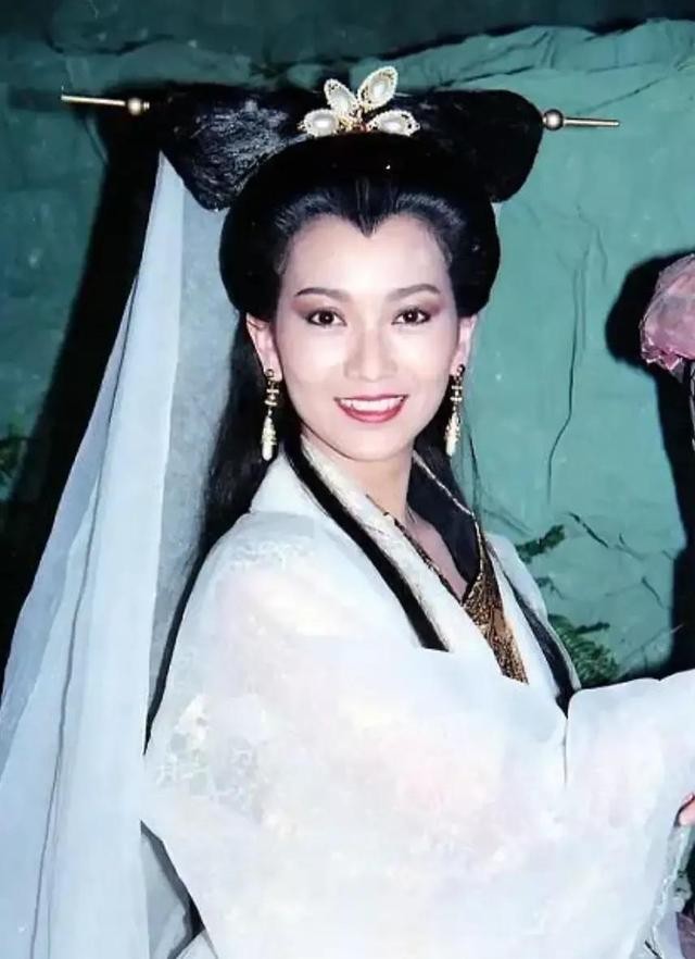 赵雅芝的婚史（女神赵雅芝情史和她背后的4个男人）