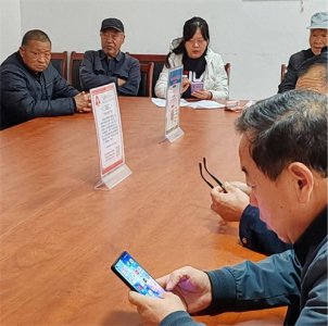 ​医保缴费帮办代办 “帮”到群众心坎上