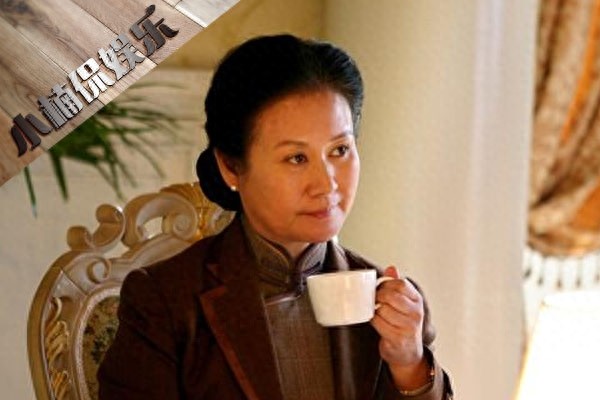 出身知识分子家庭,曾是春晚红人,多次搭档潘长江,今成这样