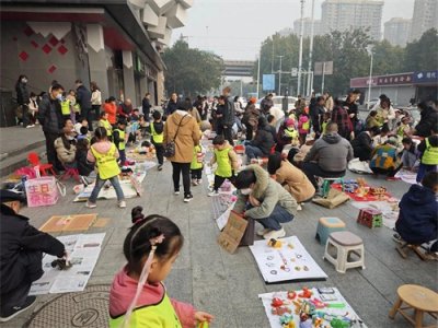 ​石家庄新华区：幼儿跳蚤市场有特色