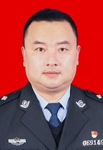 ​杨磊：不忘初心显本色的扫黑先锋