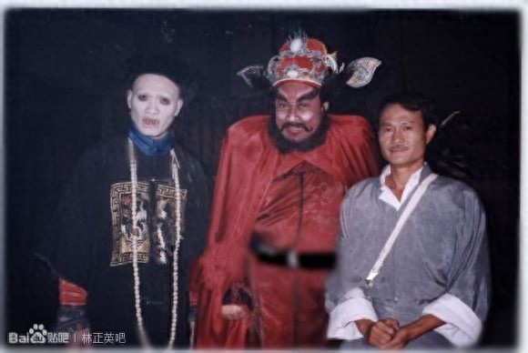 僵尸先生九叔林正英经典生活照