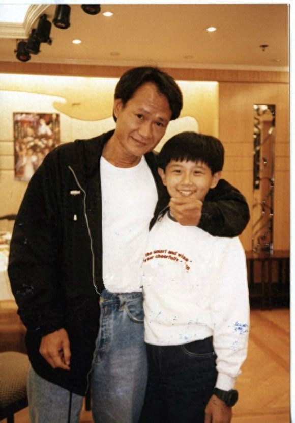 僵尸先生九叔林正英经典生活照