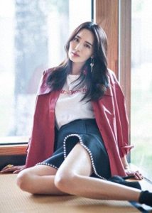 ​王紫璇恋情曝光，被曝与陈国富同回家，相差34岁会幸福吗？