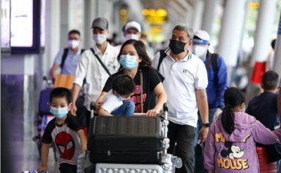 ​春节将至，越南最大的机场人山人海