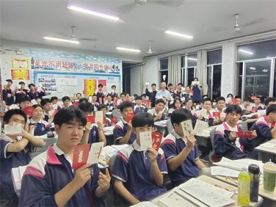 ​暖心！岳阳县第一中学高一高二年级为高三学子“花式”送祝福