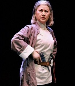 ​探秘华蓥山景区：双枪老太婆的传奇与石林的自然奇观